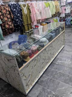 Shop showcase