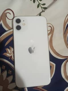 i phone 11 jv white colour full lush condition 10 by 10 64 gb