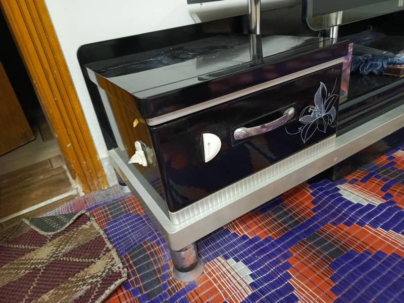 lcd table console f 4
