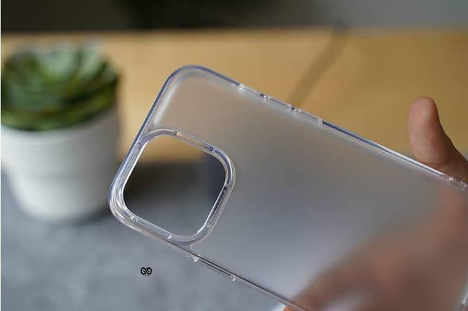 iPhone 13 Pro ( 6.1 inches ) Back Cover High Quality Premium Soft Sides PC Back Matt Transparent Shockproof Phone Case
