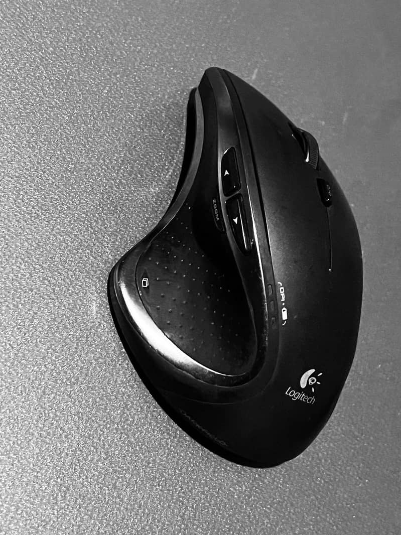 Logitech Mx Performance Wireless Mouse - Rechargeable - Like New 1
