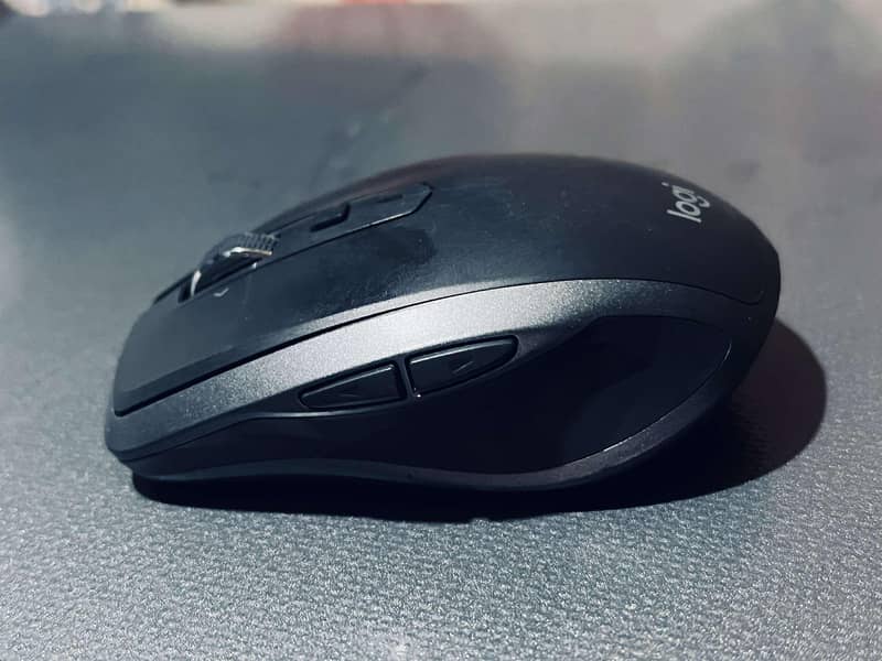 Logitech Mx Performance Wireless Mouse - Rechargeable - Like New 5