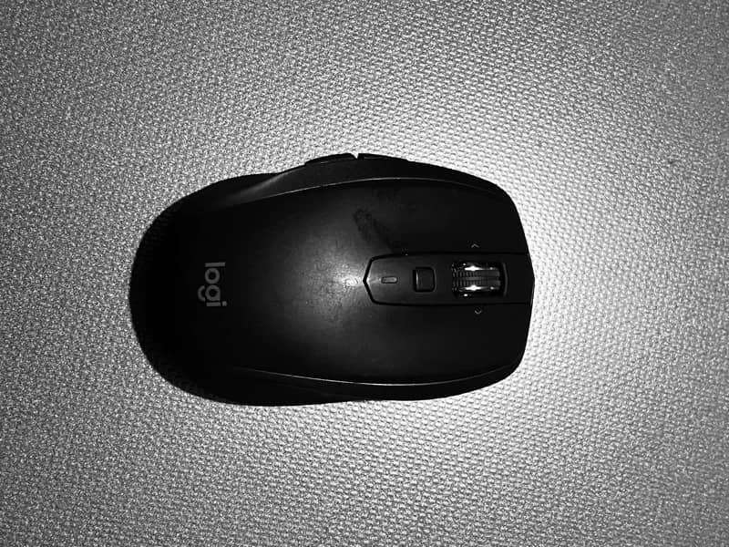 Logitech Mx Performance Wireless Mouse - Rechargeable - Like New 6