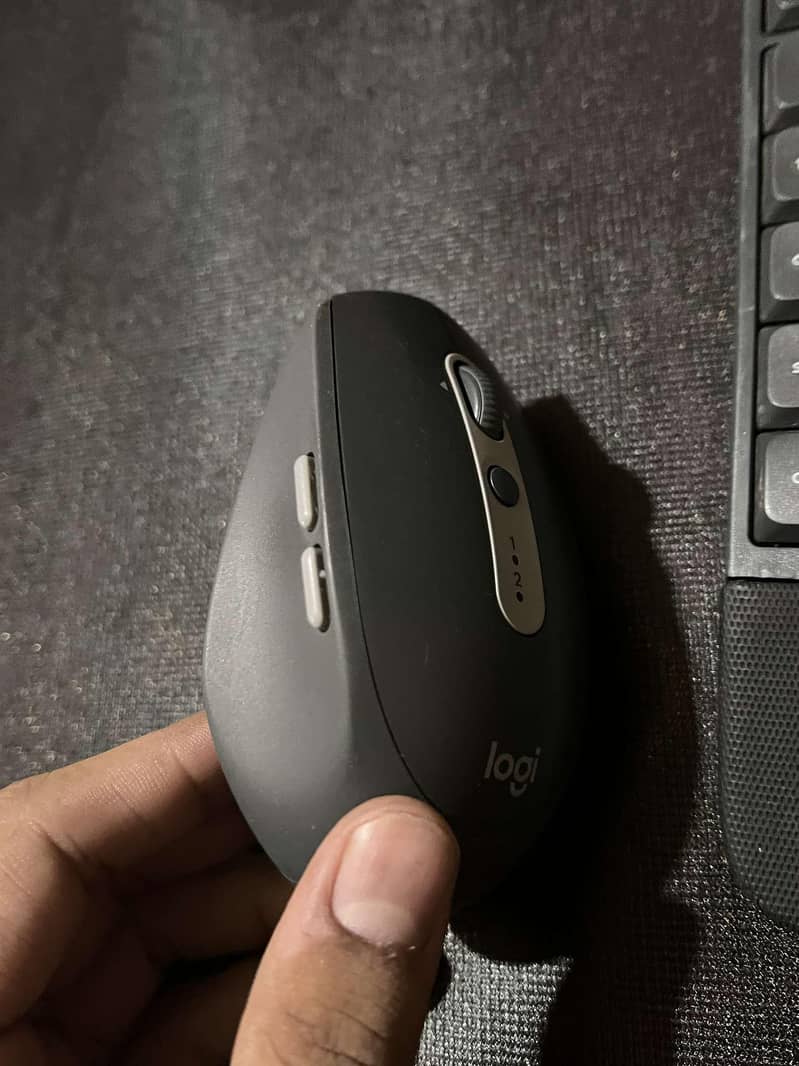 Logitech Mx Performance Wireless Mouse - Rechargeable - Like New 12
