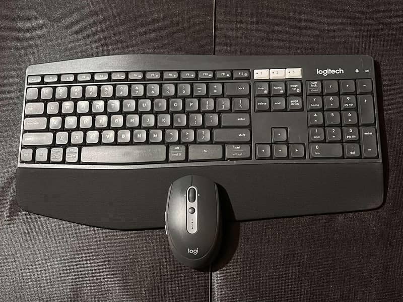 Logitech Mx Performance Wireless Mouse - Rechargeable - Like New 14