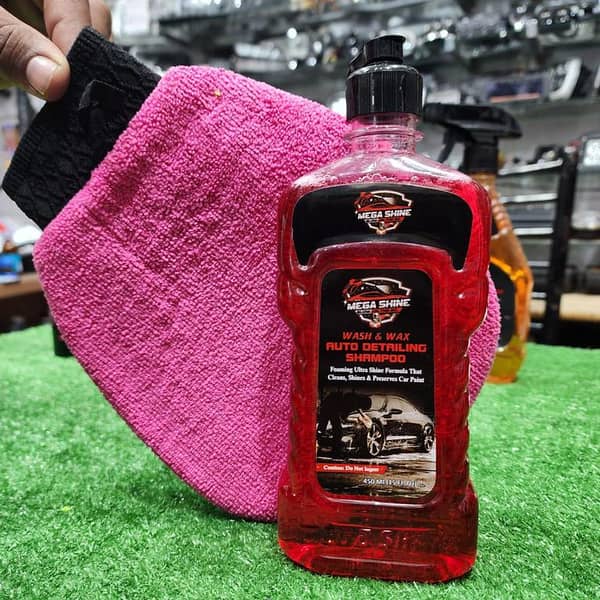 MEGA SHINE Auto Detailing Shampoo and One-Sided Microfiber Glove Bundle