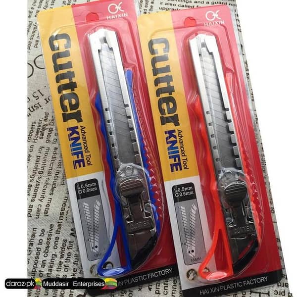 Iron button art cutter large sharp plastic paper knife office stationery knife home wallpaper knife.