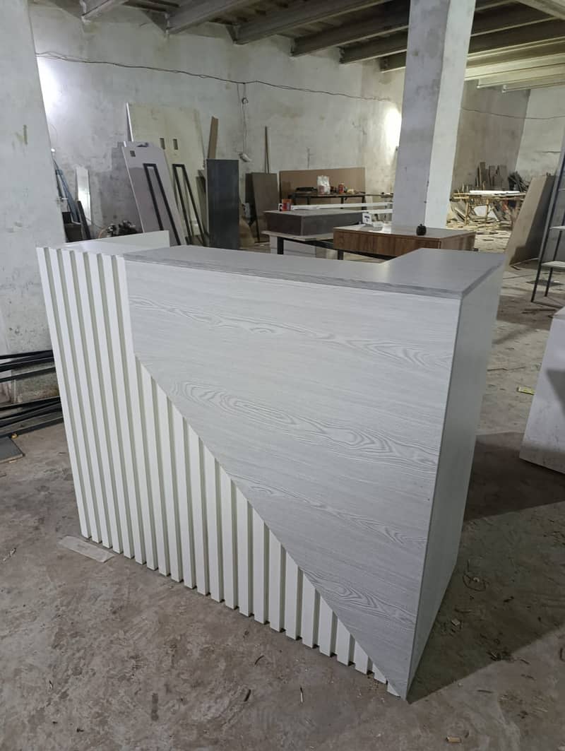 Workstations / Conference Tables / Executive Table / Reception Counter 14