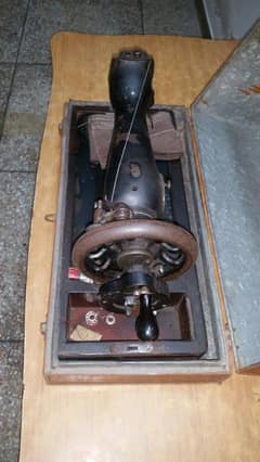 Original Singer Machine (Sewing Machine)