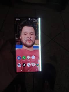8 128 ha led main sad py lins hain Nazar a rhi screen figar parent ha