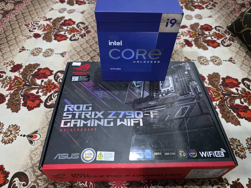 13900k with box ROG STRIX Z790-F GAMING WIFI box with box 1