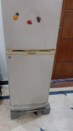 fridge for sale in working condition 100 ok check kar ka da ga