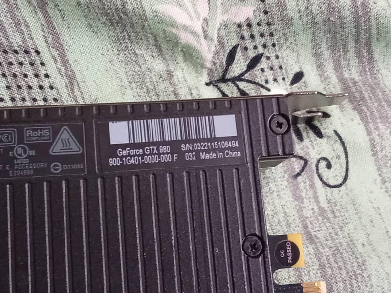 Nvidia GeForce GTX 980 4 GB GDDR5 ( Founder Edition ) Graphic Card GPU 2