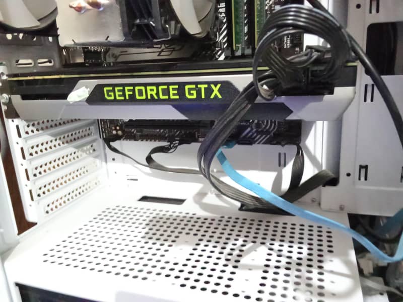 Nvidia GeForce GTX 980 4 GB GDDR5 ( Founder Edition ) Graphic Card GPU 4