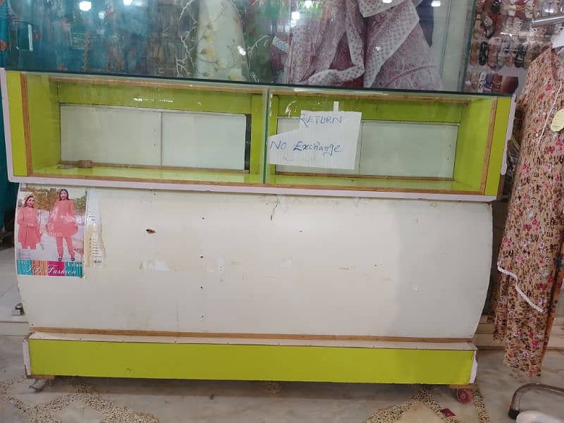 Glass display counter for shops and multi purpose se 1