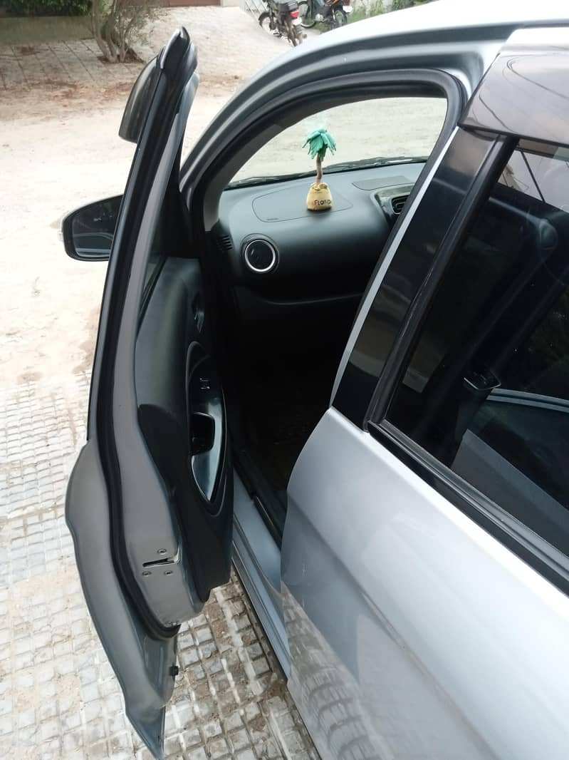 MIRAGE 2015/17 AUTOMATIC PUSH START TOP OF LINE 9