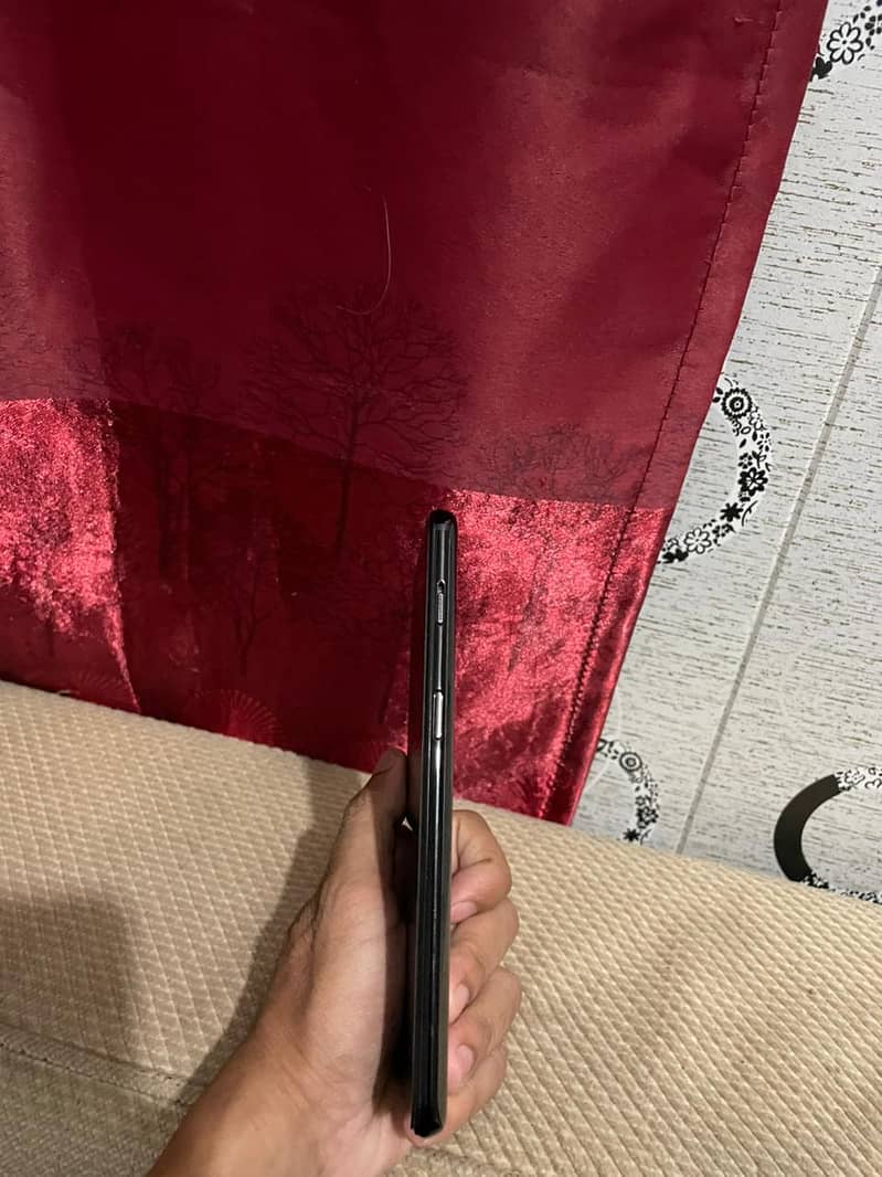 One Plus 6T 8/128 scratchless set finger print display 1