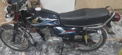 black Honda 125