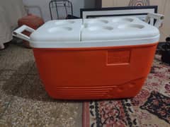 ice box 10/10 condition big size