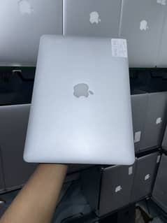 MacBook 2017 core i7 8GB RAM Memory 512GB SSD Slim Laptop