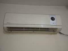 gree AC 1ton good condition