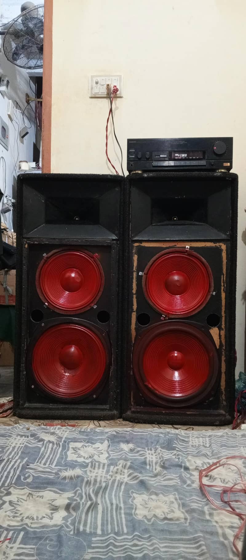 sound system only 2 Box  1 pair 1