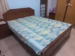 Bed set with side table and dressing table