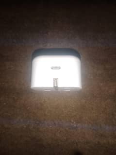 iphone ka  charger hai