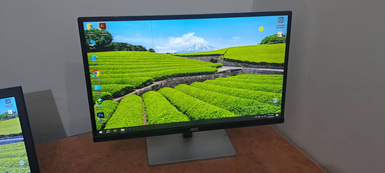 AOC Bezel Less Monitor LCD 2