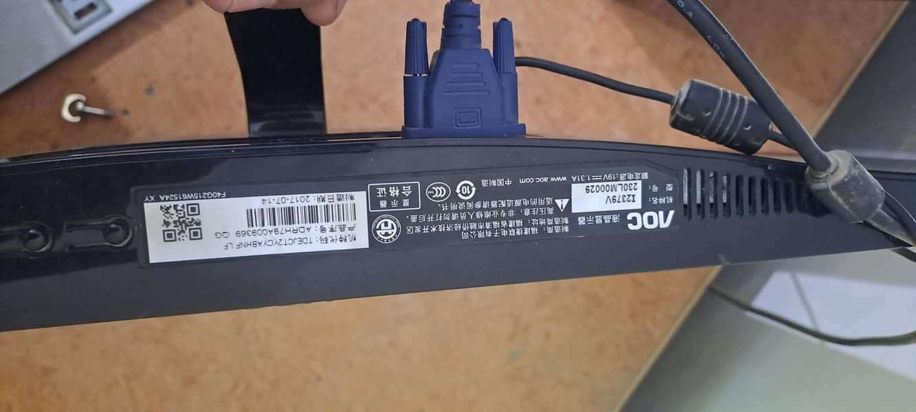 AOC Bezel Less Monitor LCD 3