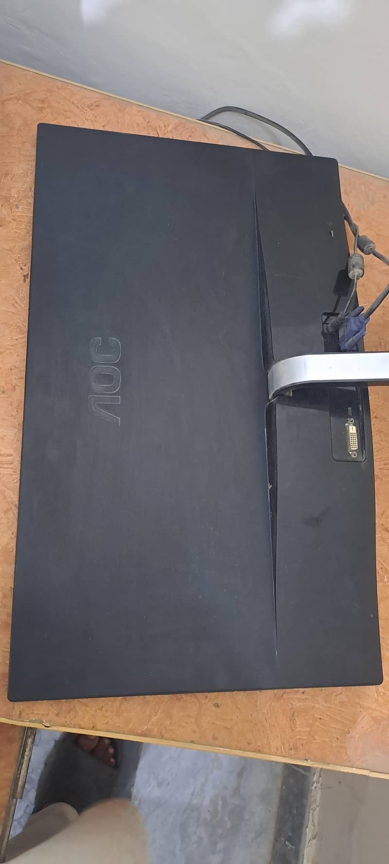 AOC Bezel Less Monitor LCD 4