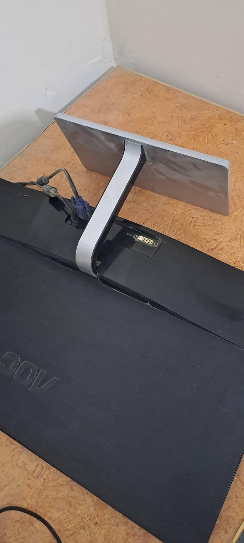 AOC Bezel Less Monitor LCD 5
