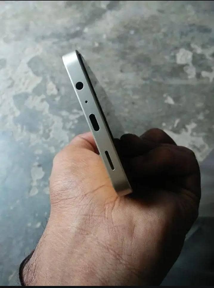 Samsung a06 10/10 (exchange possible) difference bhi dunga 2