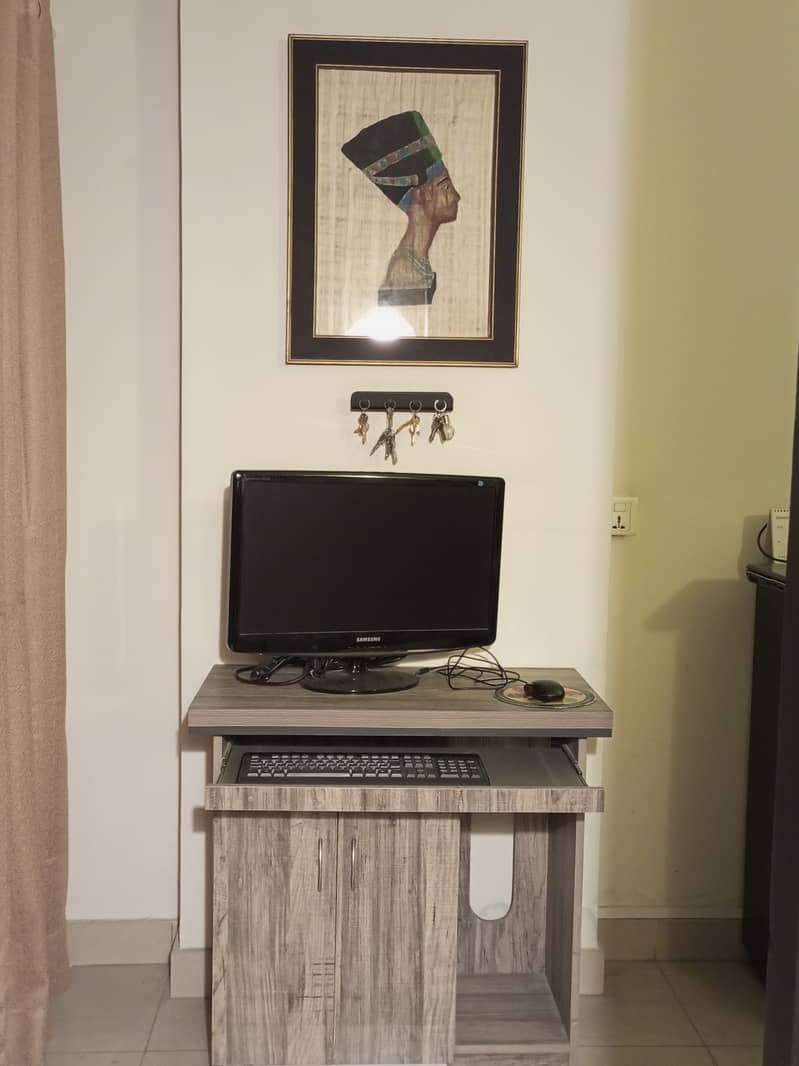 Computer Table 2
