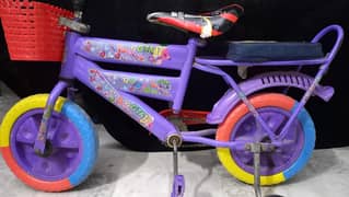 Kids bicycle with 2 removable side wheels