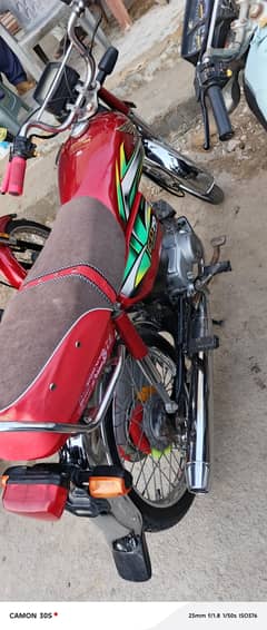 sheraz. 03132543185 mera bike ka showroom hai Kisi bhai ko bike chahie