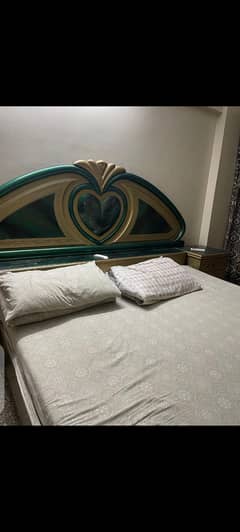 urgent sale bad room set.