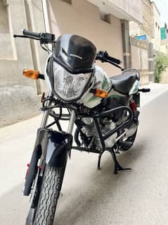 CB125F white special edition