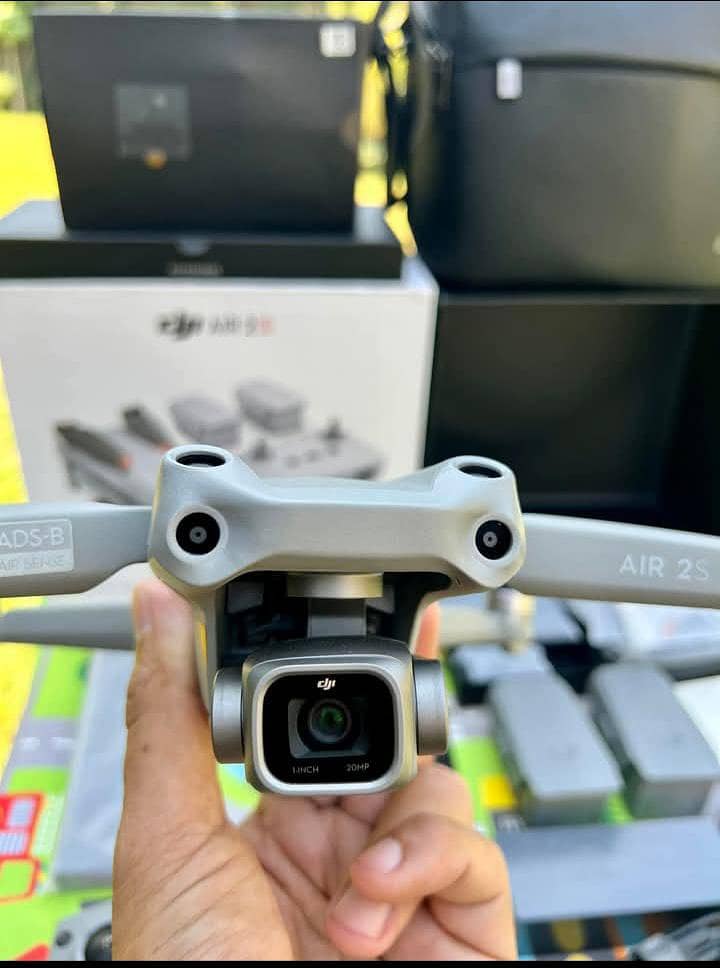 DJI AIR 2S BRAND NEW COMBO FRESH CHINA - Drones - 1103292850