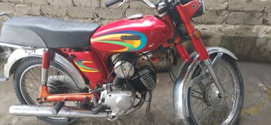 Yamaha yb100.    Whatsapp 03243893416