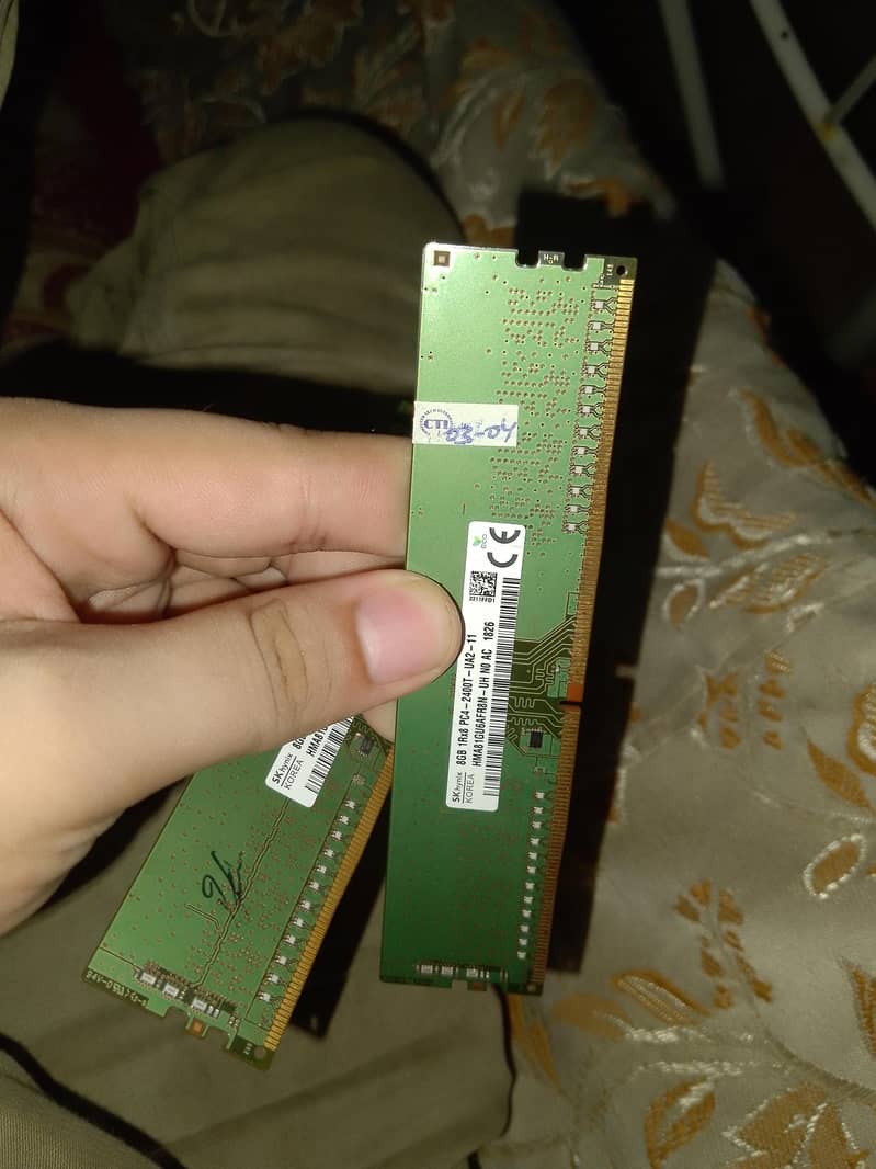 2 DDR4 Rams 1 used also 1 brand new 3