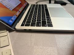 MacBook Pro 13” 2017 16/256 Core i7 Touch ID Toucbar