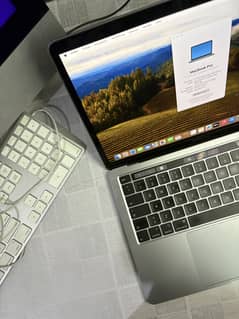 MacBook Pro 2020 13” 16/256 Best Condition 10/10