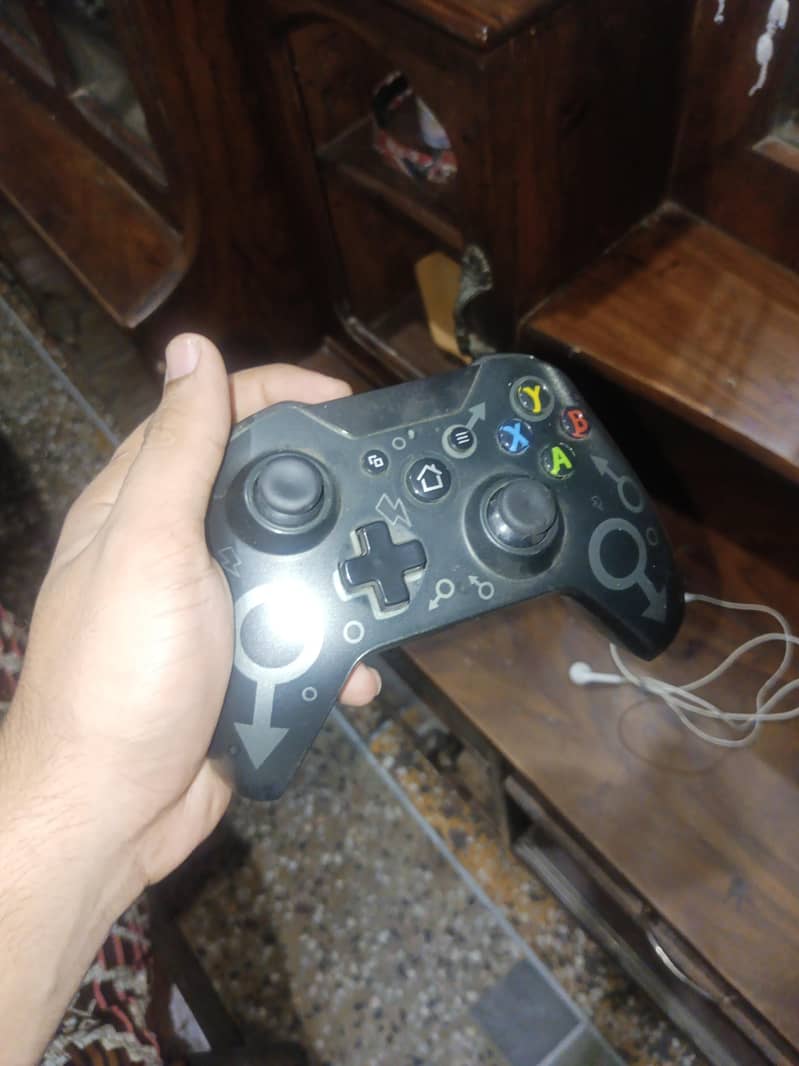 Xbox One Jailbreak "1 TB With TWO controllers" 1