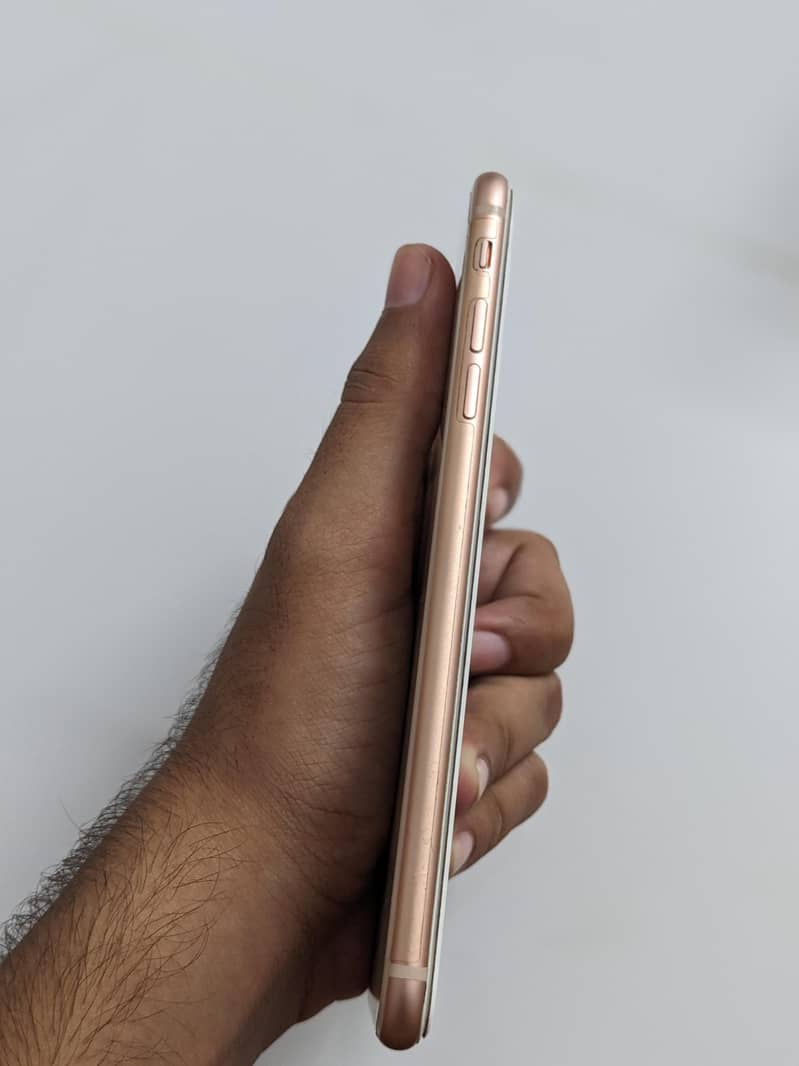 Iphone 8 Plus 10/10 Bypass 4