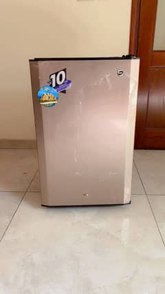 Mini refrigerator