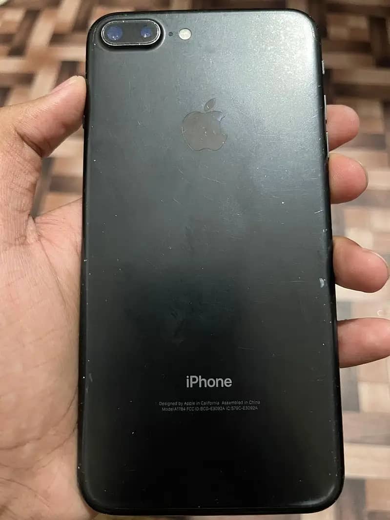 IPHONE 7 plus good condition miner break in right bottom of the phone 1