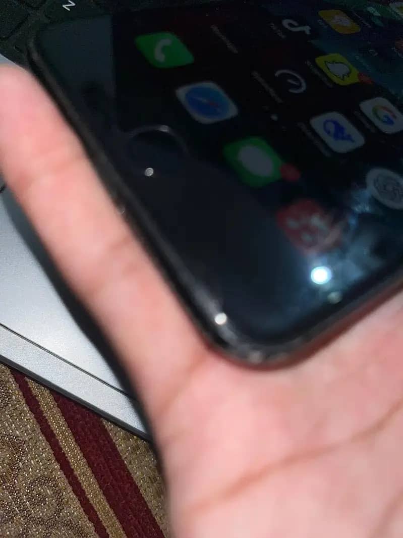 IPHONE 7 plus good condition miner break in right bottom of the phone 11