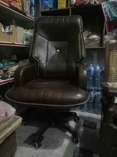 Brown leather CEO chair in good quality for sale
