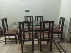 wooden 6 seater dinning table 55,000 contact number 03103290905
